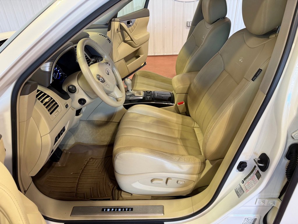 Used 2013 INFINITI FX37 AWD w/ Premium Pkg image 17