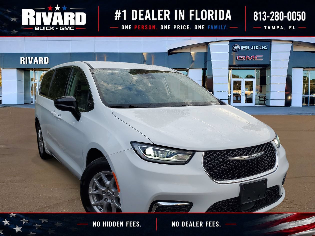 Used 2024 Chrysler Pacifica Touring-L