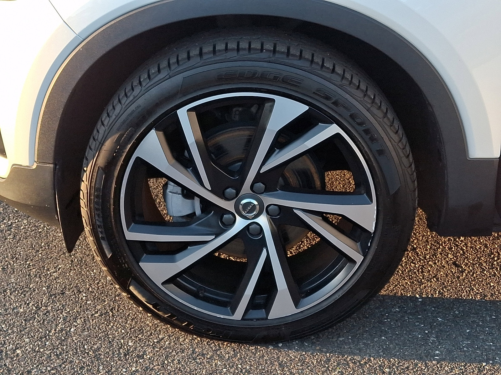 Used 2021 Volvo XC40 T5 R-Design w/ Climate Package image 28