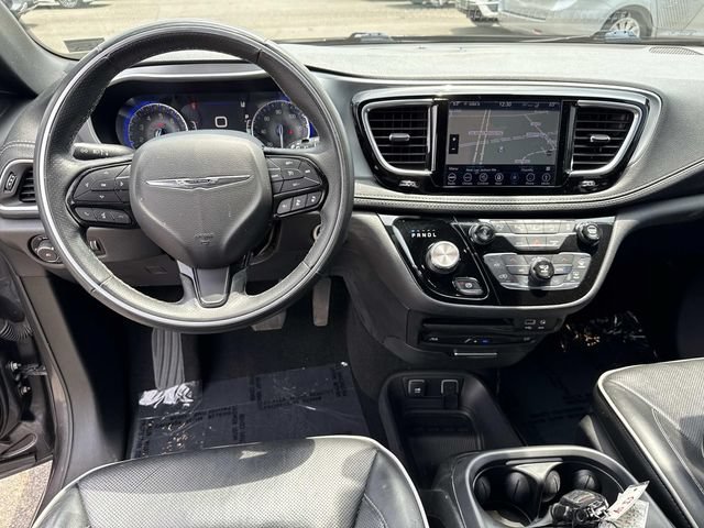 Used 2018 Chrysler Pacifica Limited w/ Advanced Safetytec Group FWD image 18