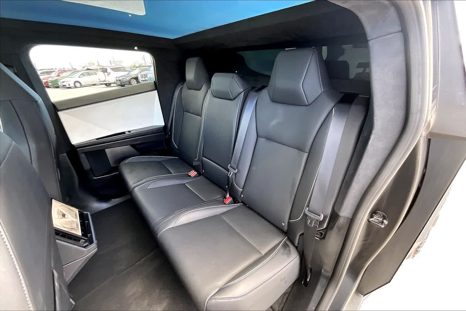 Used 2024 Tesla Cybertruck AWD Crew Cab image 29