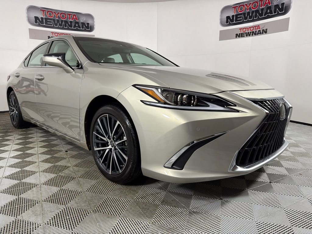 Used 2025 Lexus ES 300h w/ Premium Package image 1