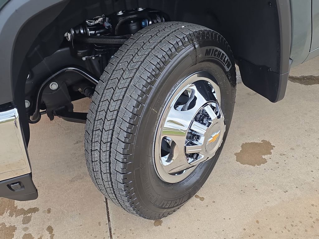 New 2026 Chevrolet Silverado 3500 LT image 30
