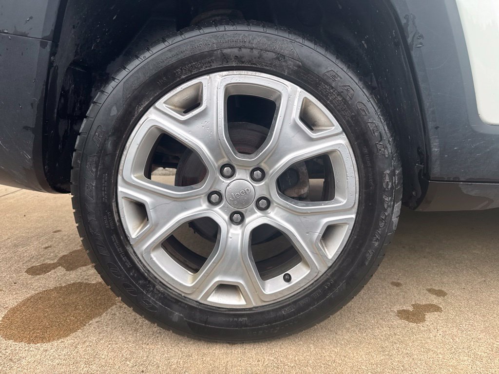 Used 2020 Jeep Renegade Limited w/ UConnect 8.4 Nav Group AWD/4WD image 23