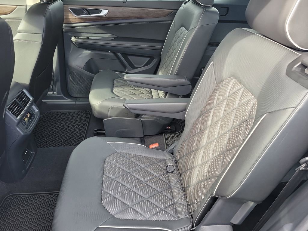 Used 2024 Volkswagen Atlas SEL Premium R-Line image 15