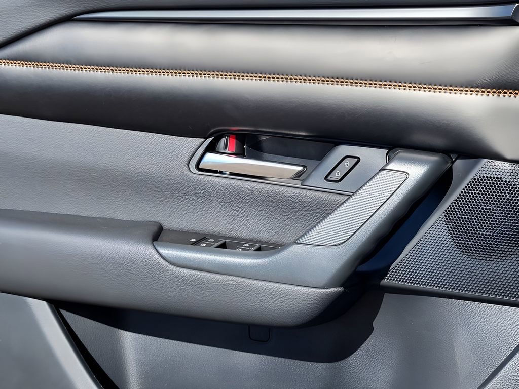 Used 2025 MAZDA CX-50 AWD 2.5 S w/ Cargo Package image 16