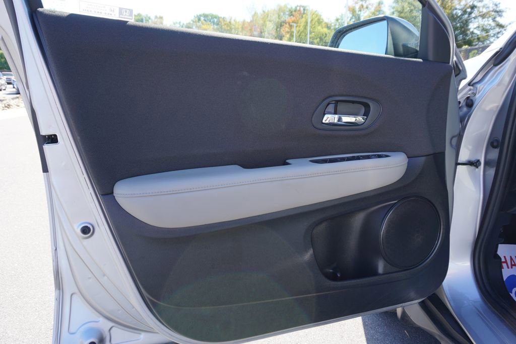 Used 2020 Honda HR-V LX image 21