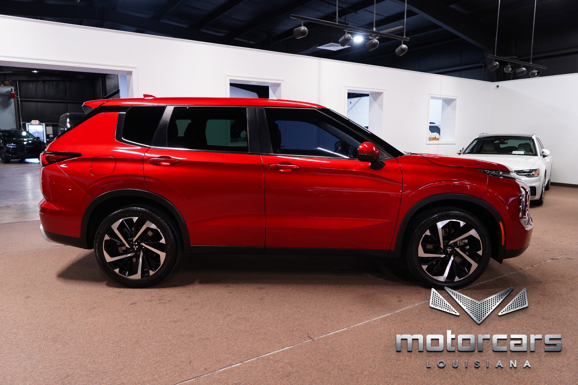 Used 2023 Mitsubishi Outlander SE image 8