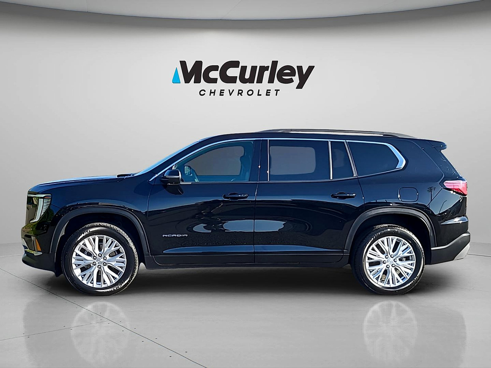 Used 2026 GMC Acadia Elevation w/ Elevation Premium Package AWD/4WD image 4
