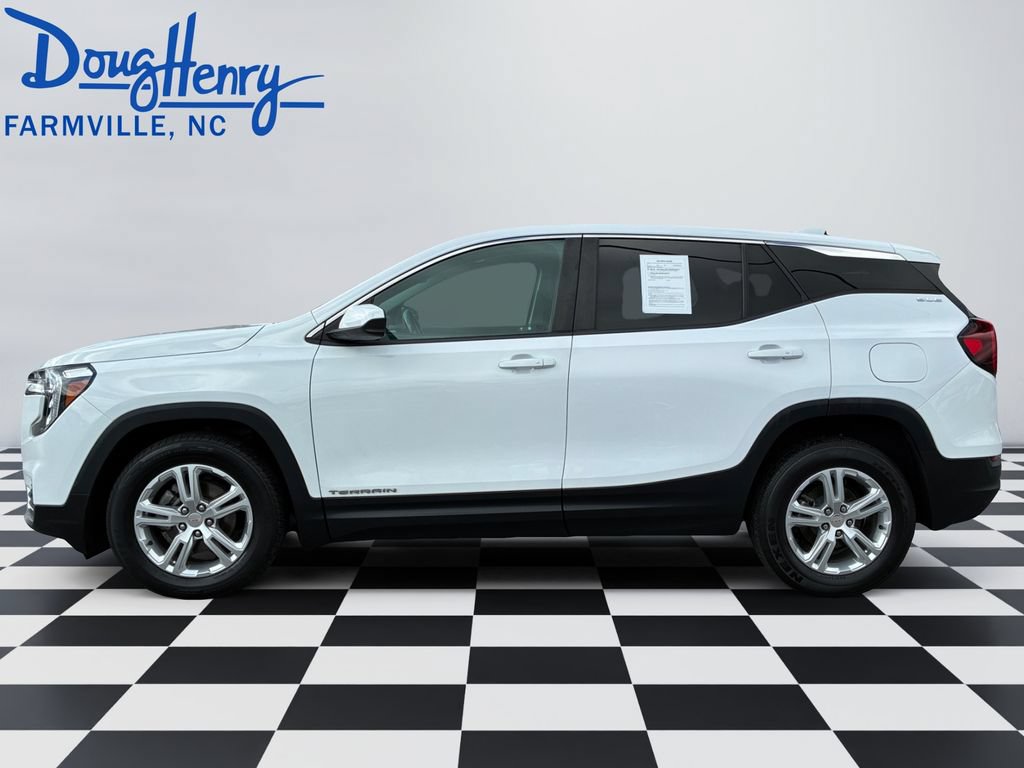 Used 2022 GMC Terrain SLE FWD image 2