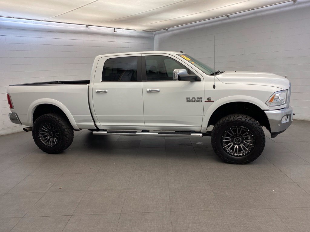 Used 2016 RAM 3500 Laramie w/ Convenience Group AWD/4WD image 6