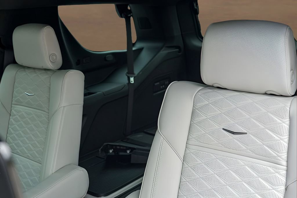 New 2026 Cadillac Escalade Platinum Sport w/ LPO, Floor Liner Package AWD/4WD image 21