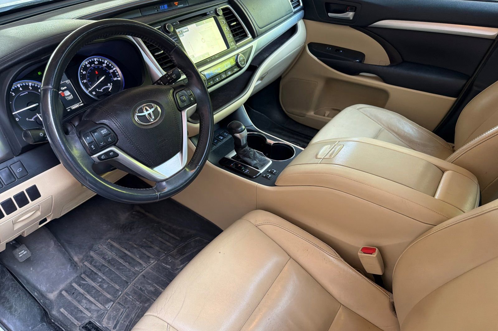 Used 2016 Toyota Highlander XLE AWD/4WD image 10
