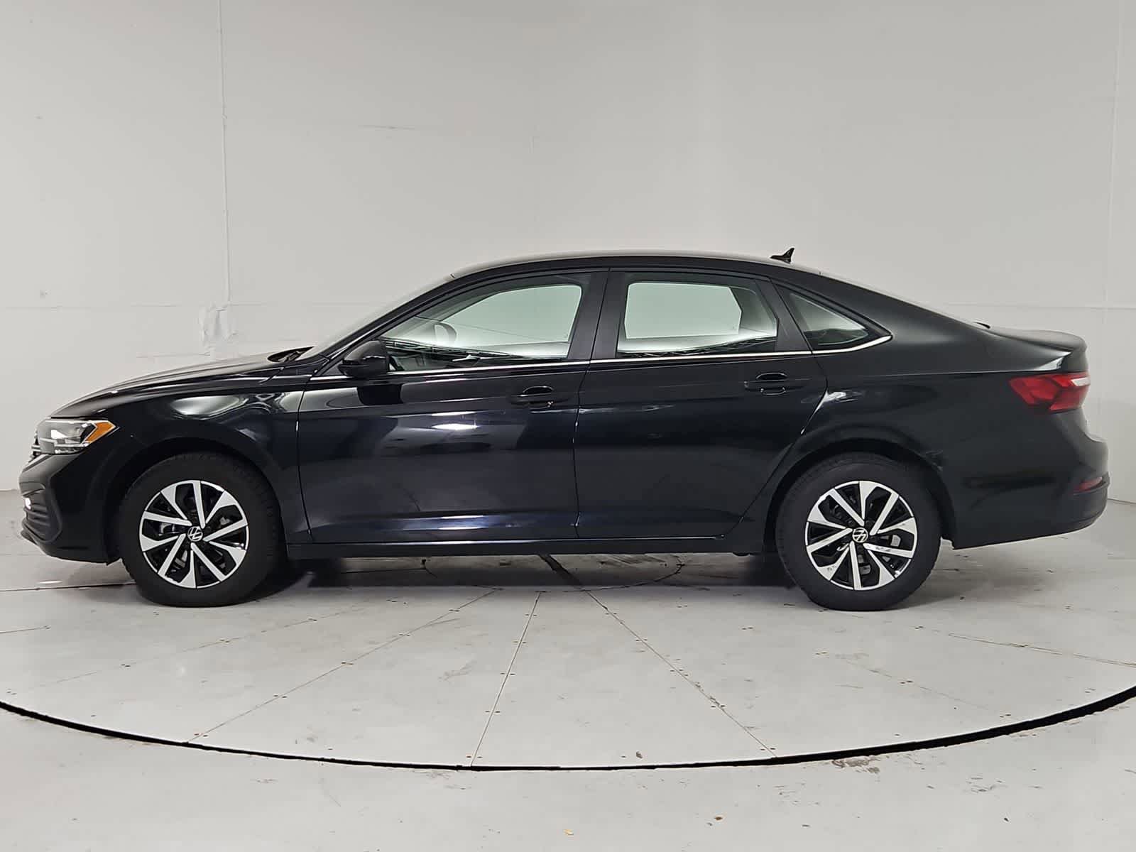 Certified 2024 Volkswagen Jetta S FWD image 3