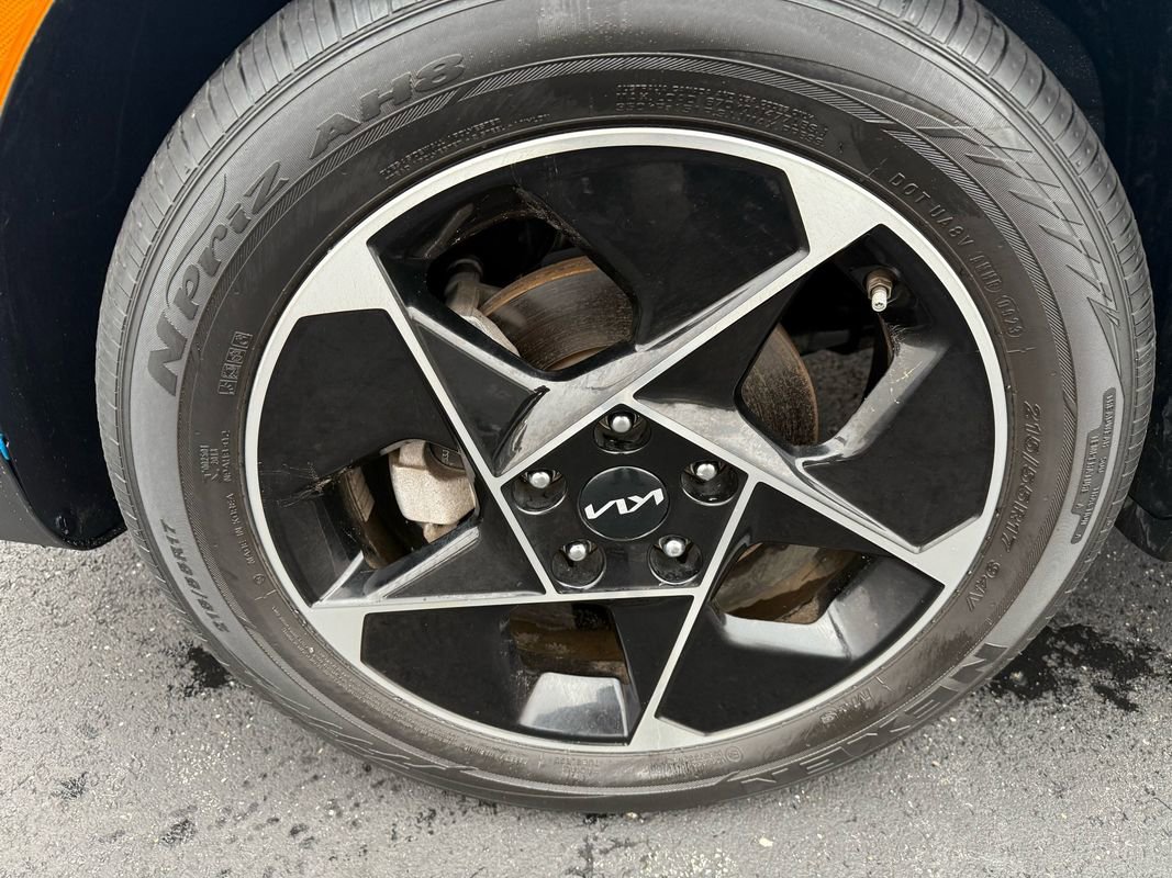 Used 2023 Kia Soul EX image 25