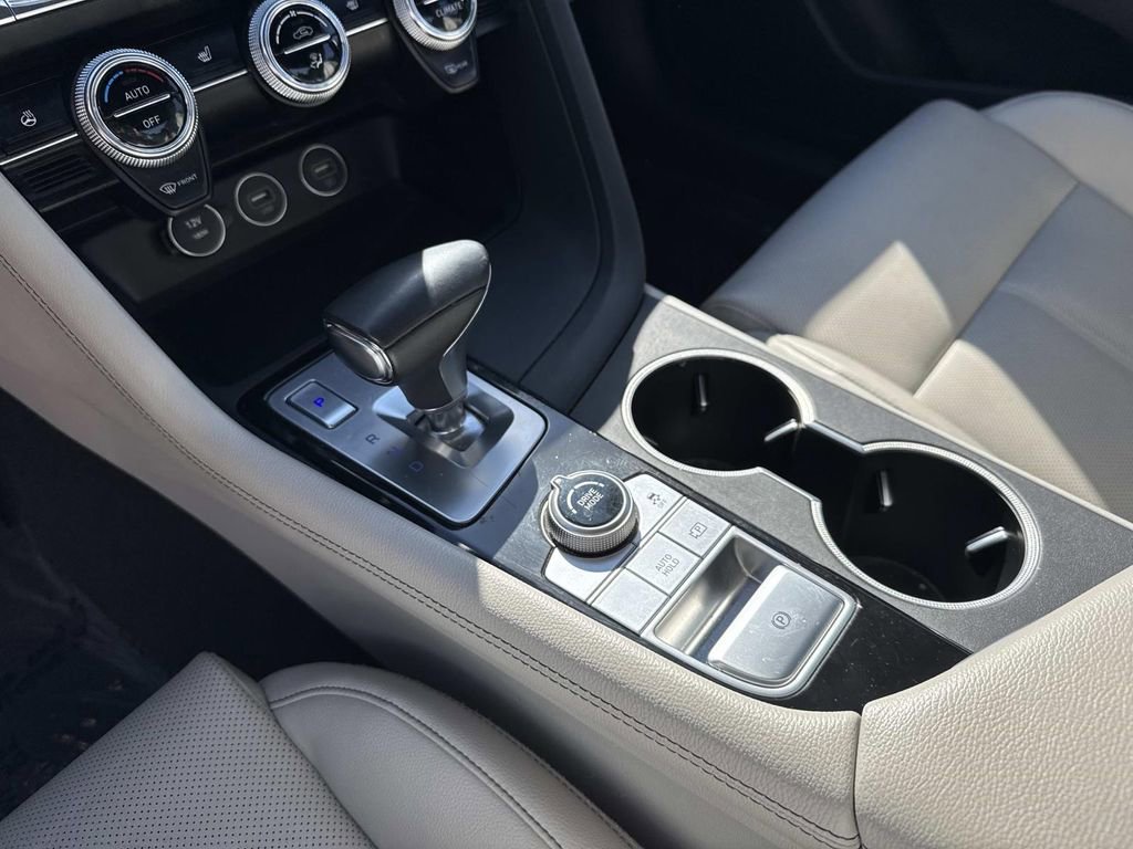 Used 2023 Genesis G70 2.0T image 26