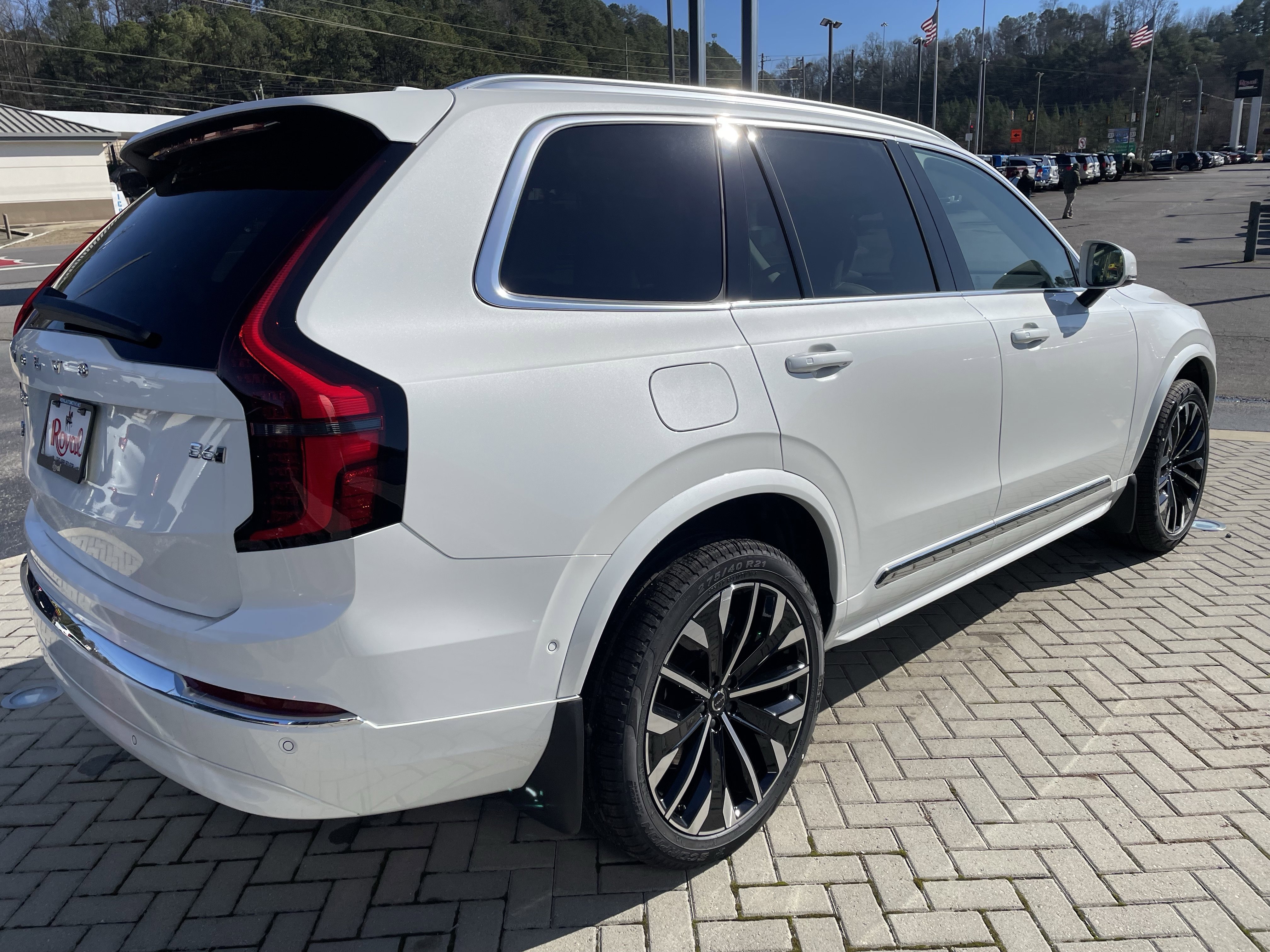 New 2026 Volvo XC90 B6 Ultra w/ Lounge Package image 4