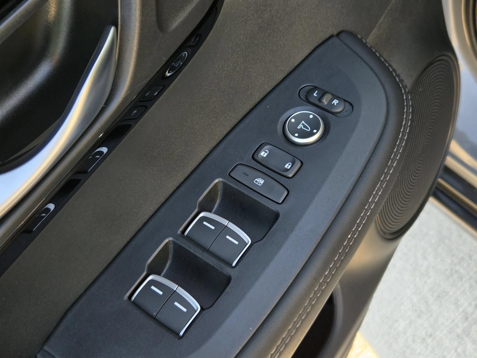 Used 2025 Acura ADX AWD image 17