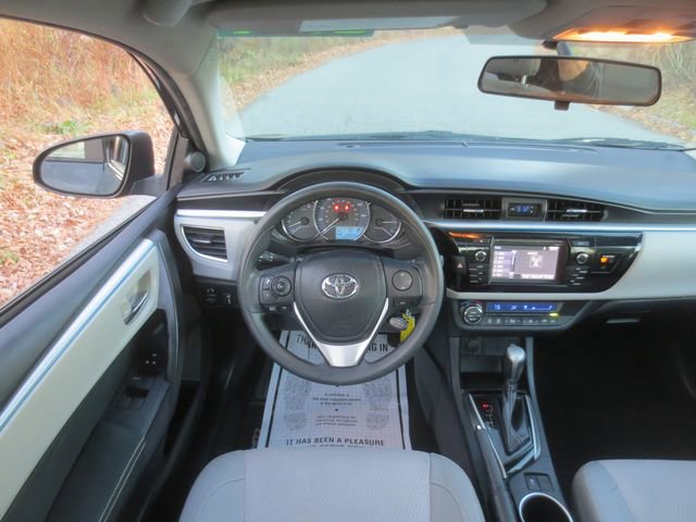 Used 2014 Toyota Corolla LE FWD image 9