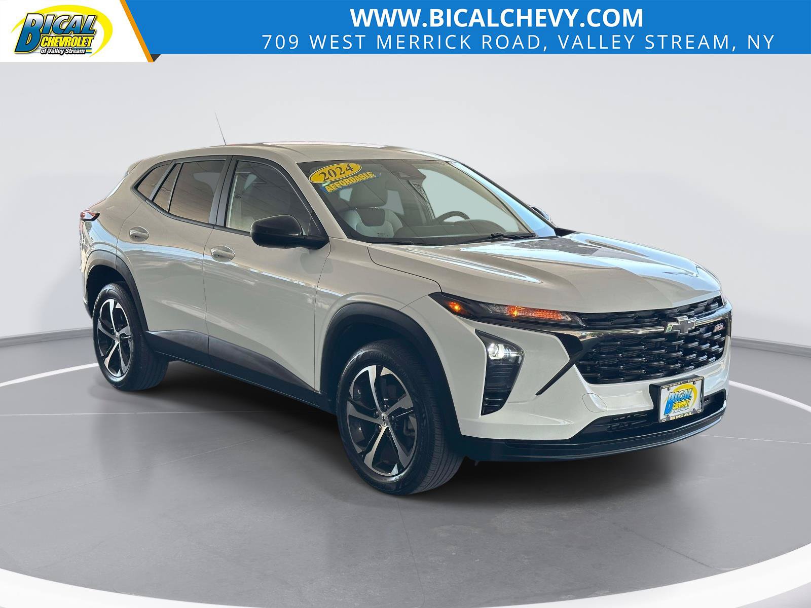 Certified 2024 Chevrolet Trax RS w/ Driver Confidence Package FWD image 1