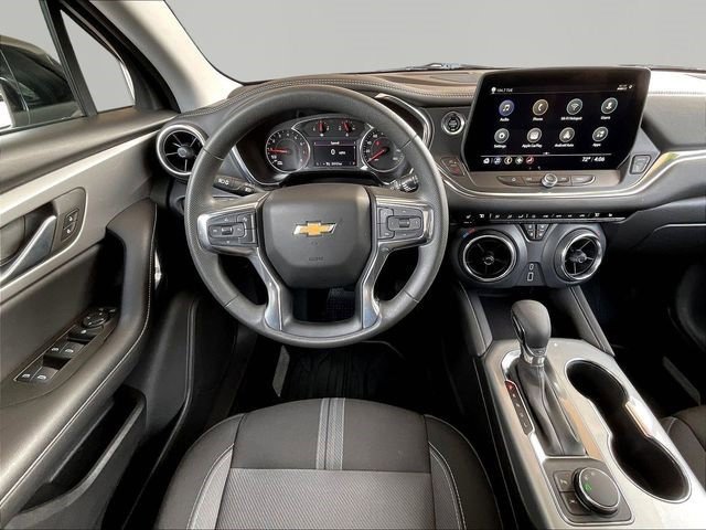 Used 2024 Chevrolet Blazer LT w/ Driver Confidence Package FWD image 8