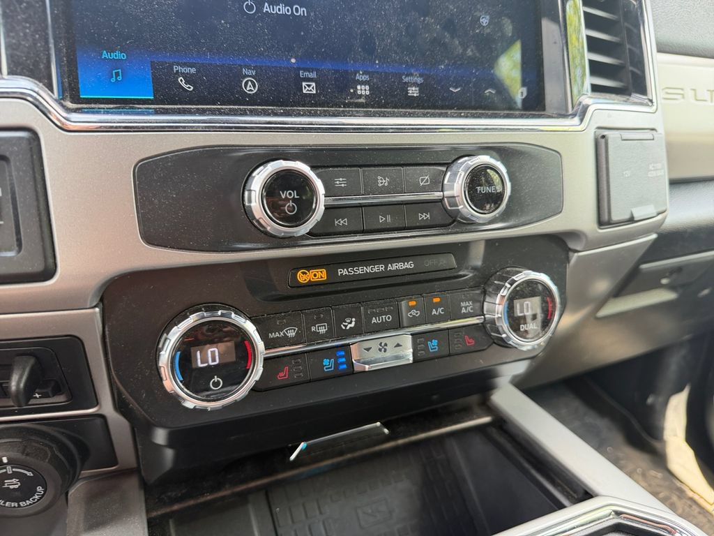 Used 2022 Ford F350 Lariat w/ Lariat Ultimate Package AWD/4WD image 27
