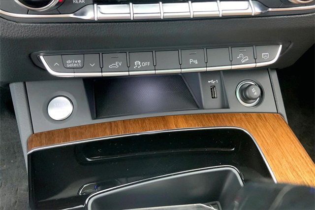 Certified 2024 Audi Q5 e Premium w/ Convenience Package image 32