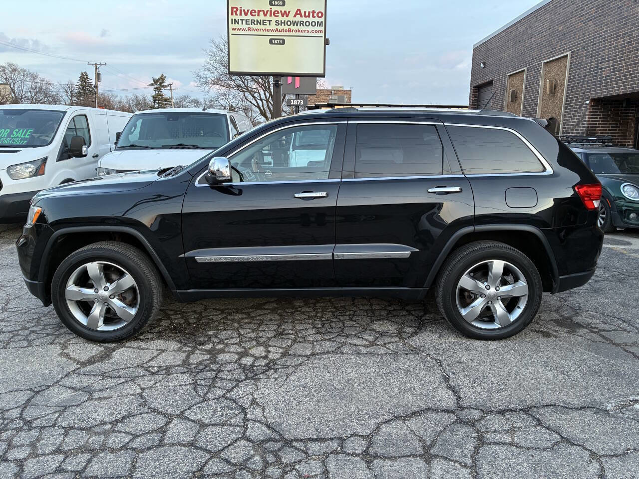 Used 2013 Jeep Grand Cherokee Overland image 9