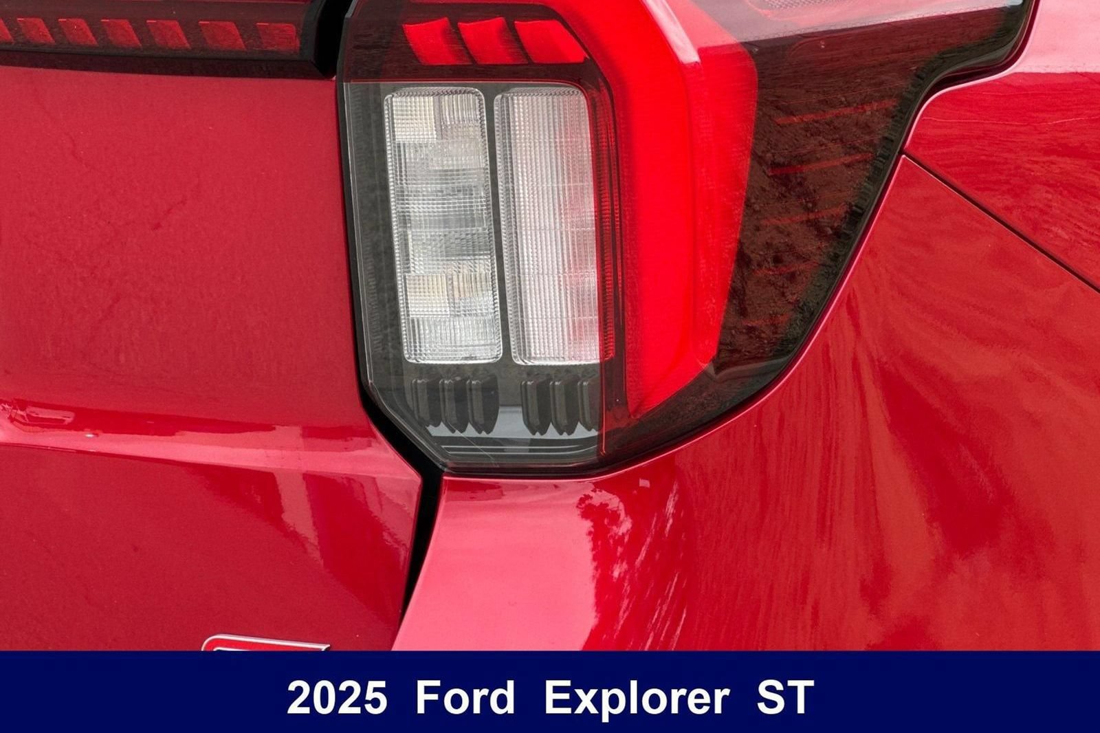 Used 2025 Ford Explorer ST w/ Sun And Sound Package AWD/4WD image 42