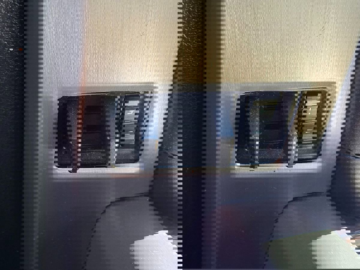 Used 2015 Ford F150 Platinum w/ Equipment Group 701A Luxury image 42