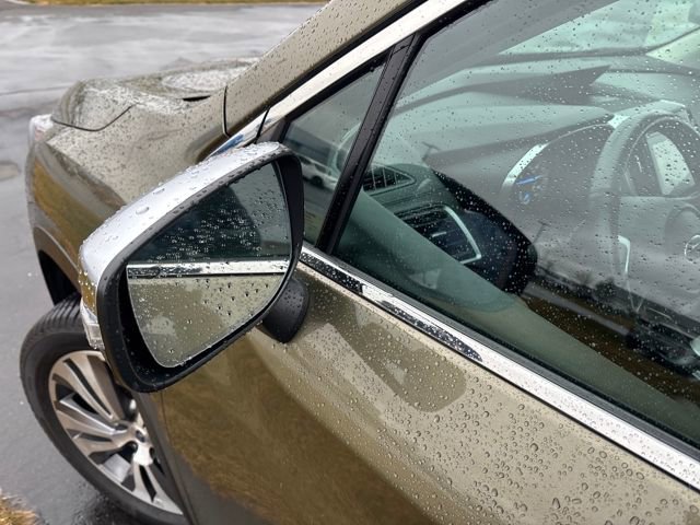 Used 2022 Subaru Ascent Touring image 29