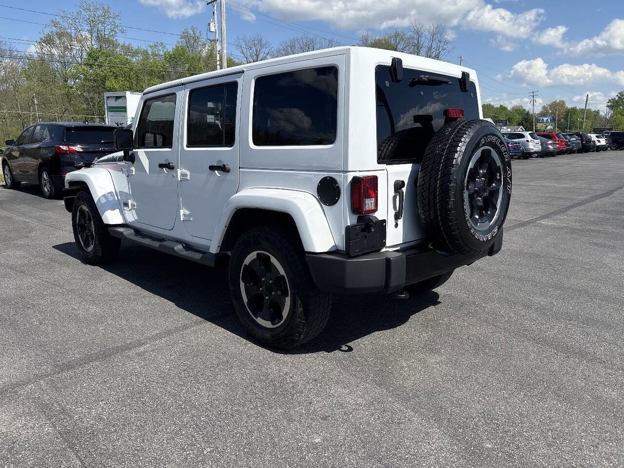 Used 2014 Jeep Wrangler Unlimited Sahara AWD/4WD image 5