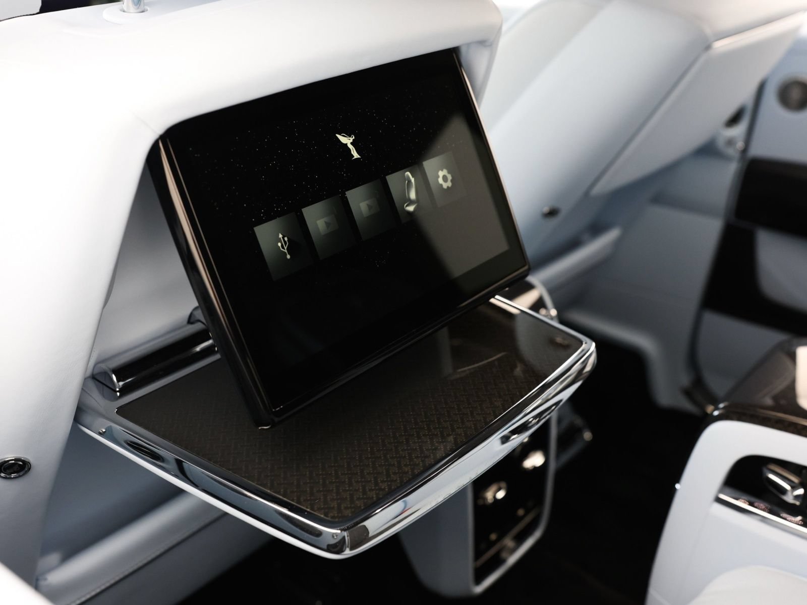 Certified 2025 Rolls-Royce Cullinan Black Badge AWD/4WD image 24