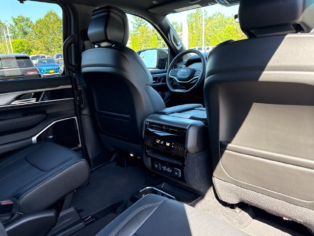 New 2026 Jeep Grand Wagoneer L Limited AWD/4WD image 24