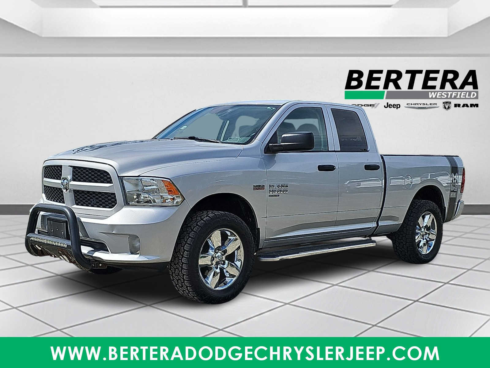 Used 2019 RAM 1500 Express w/ Express Value Package AWD/4WD image 3