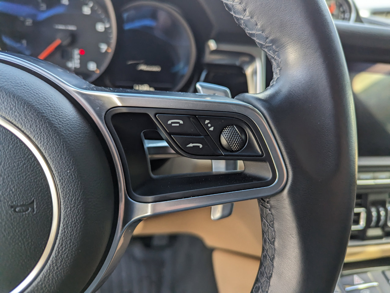 Used 2020 Porsche Macan AWD image 18