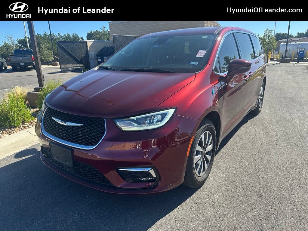 Used 2022 Chrysler Pacifica Touring-L FWD image 1