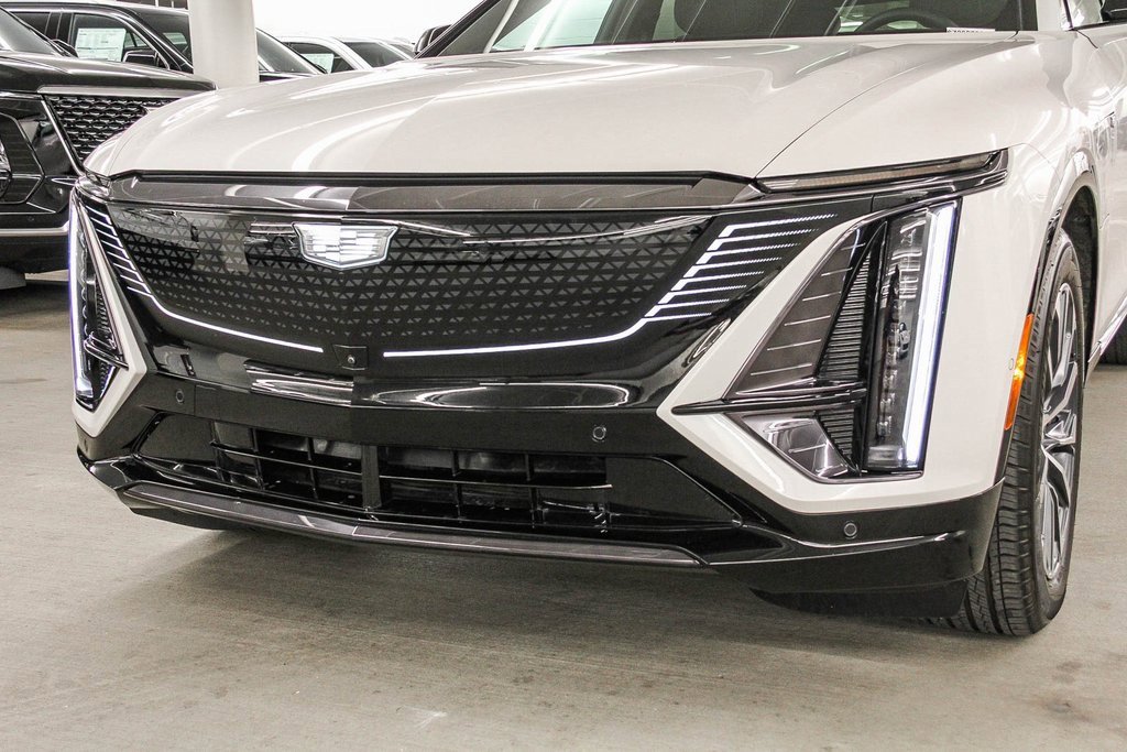 Used 2025 Cadillac Lyriq Sport image 11