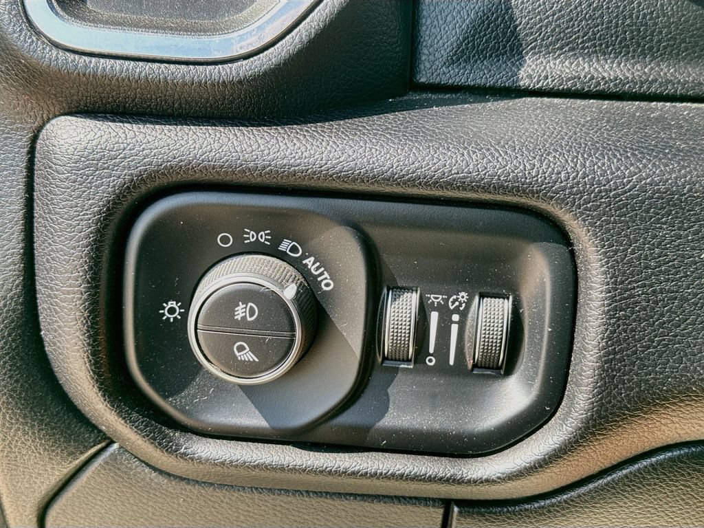 Used 2024 RAM 3500 Laramie w/ Night Edition AWD/4WD image 17