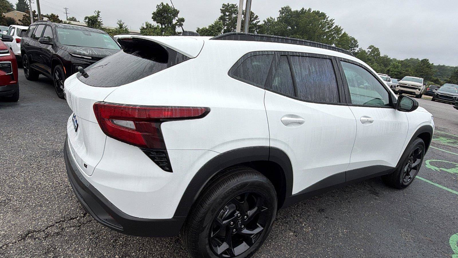 New 2026 Chevrolet Trax LT w/ Driver Confidence Package FWD image 8