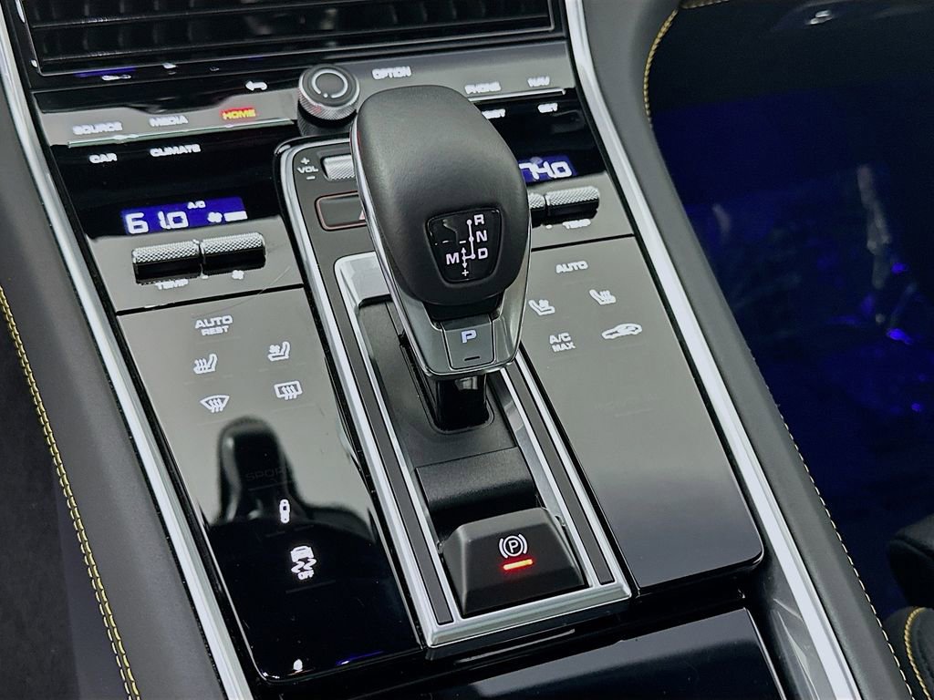 Used 2023 Porsche Panamera Turbo S image 19