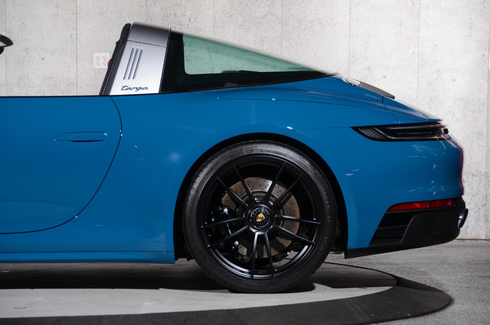 Used 2024 Porsche 911 Targa 4 GTS image 37