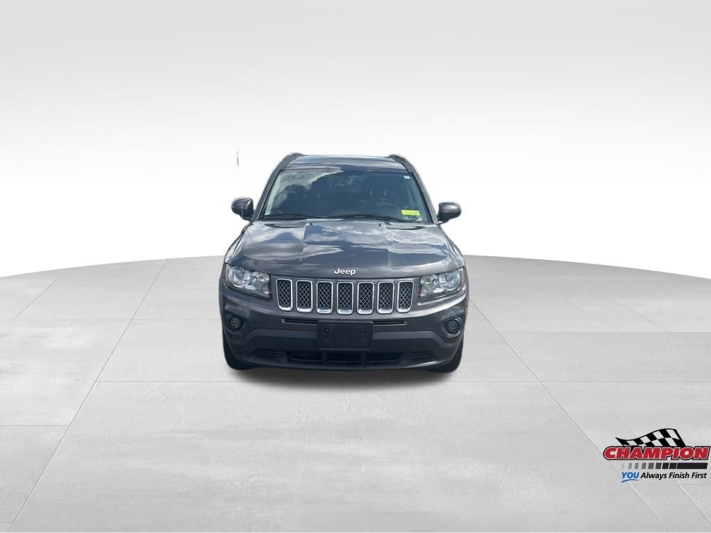 Used 2017 Jeep Compass Latitude image 10