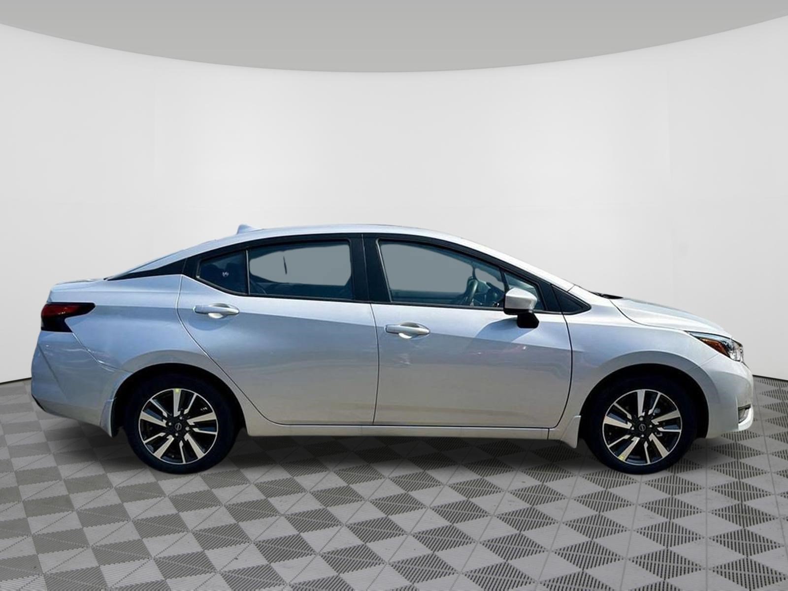 Used 2025 Nissan Versa SV w/ Trunk Package FWD image 2