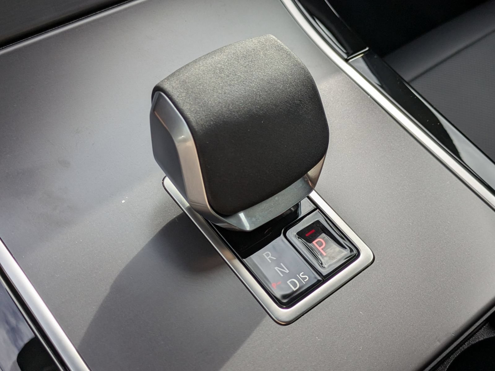 Used 2026 Land Rover Range Rover Velar S AWD/4WD image 20