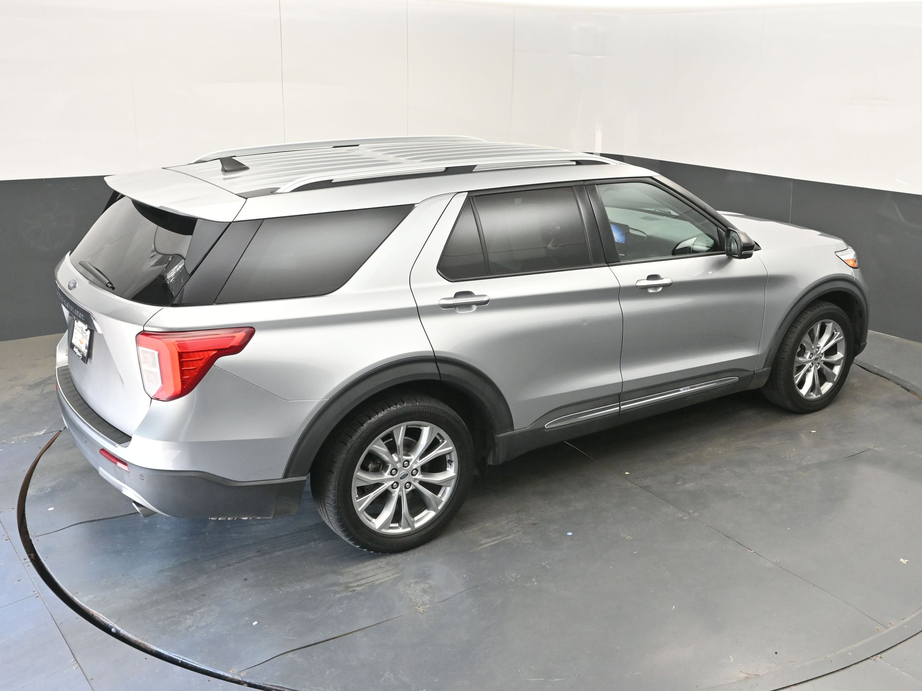 Used 2021 Ford Explorer Limited w/ Equipment Group 301A image 39