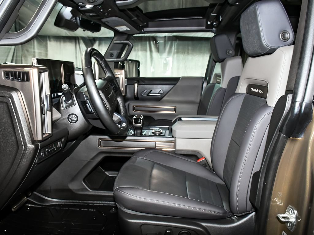 Used 2025 GMC Hummer EV 2X w/ LPO, Cargo Utility Package AWD/4WD image 43