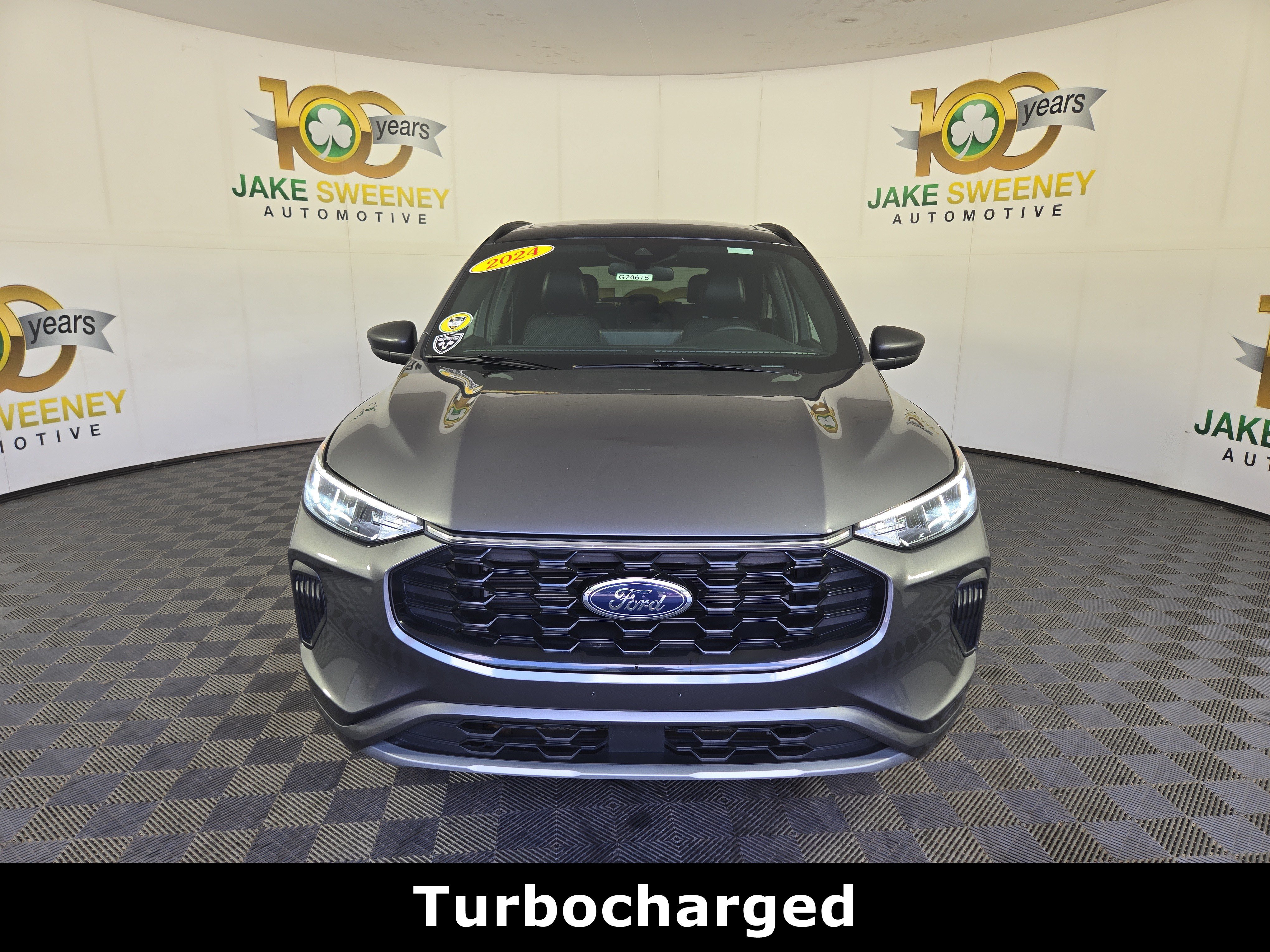Used 2024 Ford Escape ST-Line w/ Tech Pack #1 AWD/4WD image 2