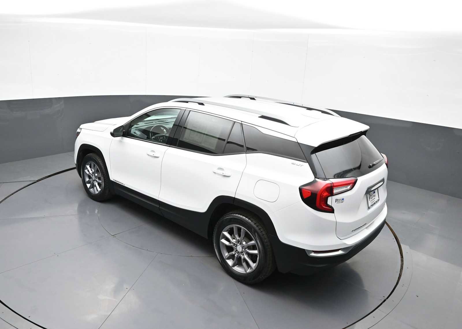 Used 2022 GMC Terrain SLT w/ Infotainment Package II AWD/4WD image 39