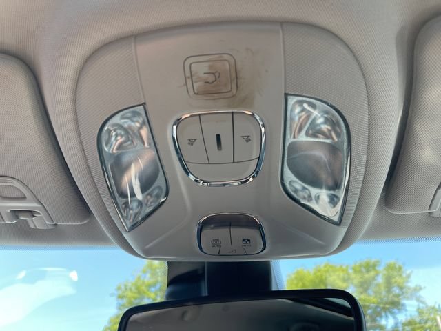 Used 2022 Jeep Compass Latitude w/ Sun and Sound Group AWD/4WD image 23